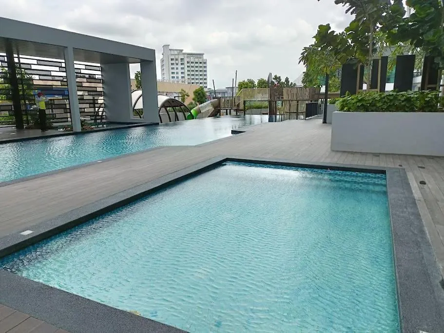 Cozy Sky Trees Bukit Indah Netflix And Amenities B06 Διαμέρισμα Τζόχορ Μπάχρου